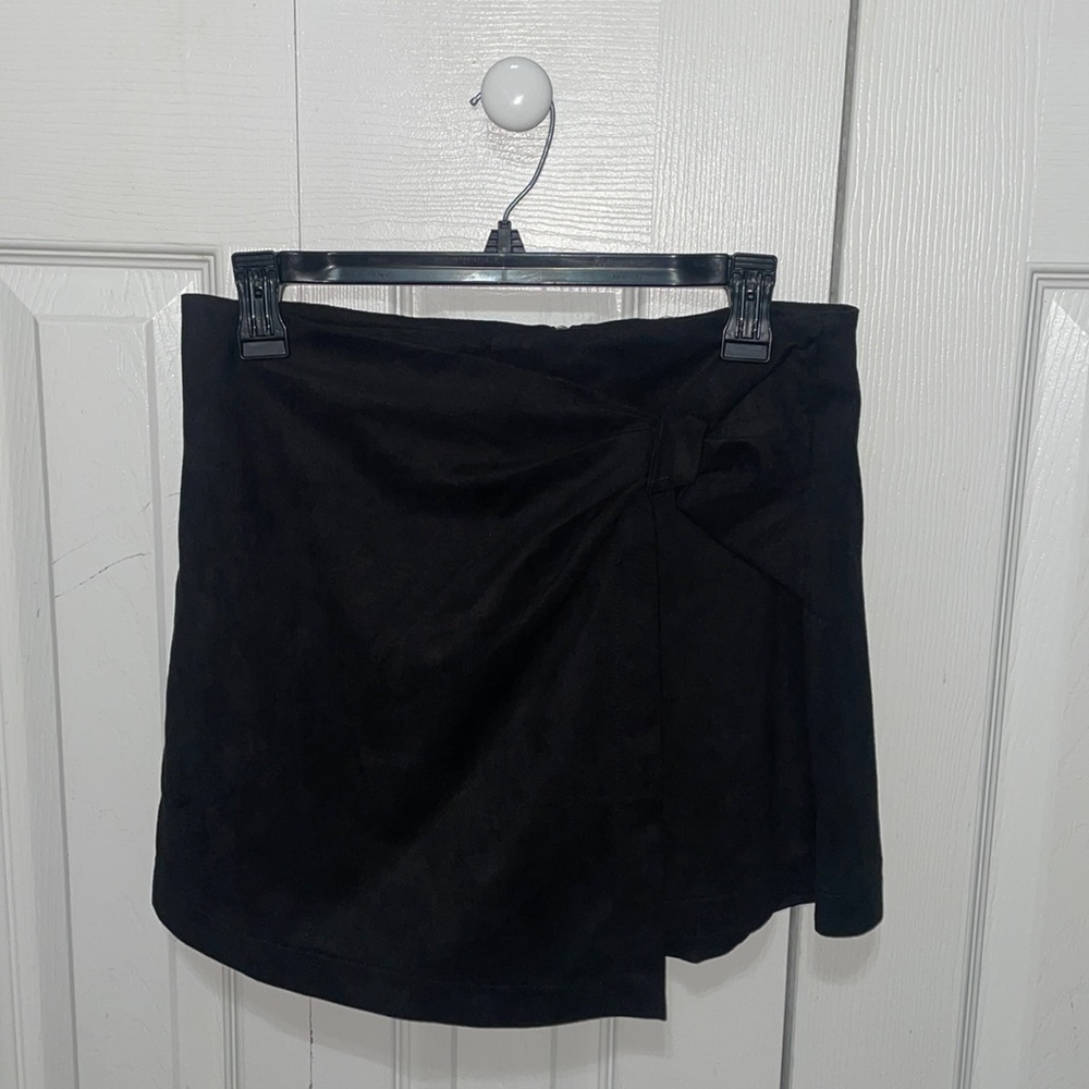 Brand new skort from Versona. Never worn, size large.